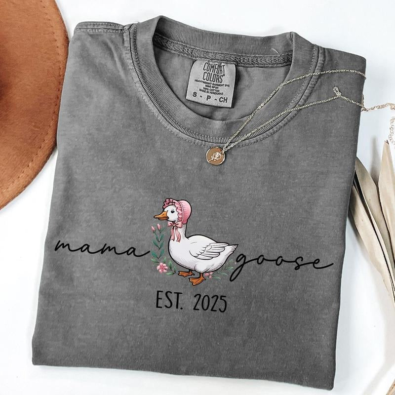 Comfort Colors Mama Goose Shirt, Vintage Mama EST 2025 Shirt, New Mom Gift, Mother's Day Gift, Unisex T-Shirt