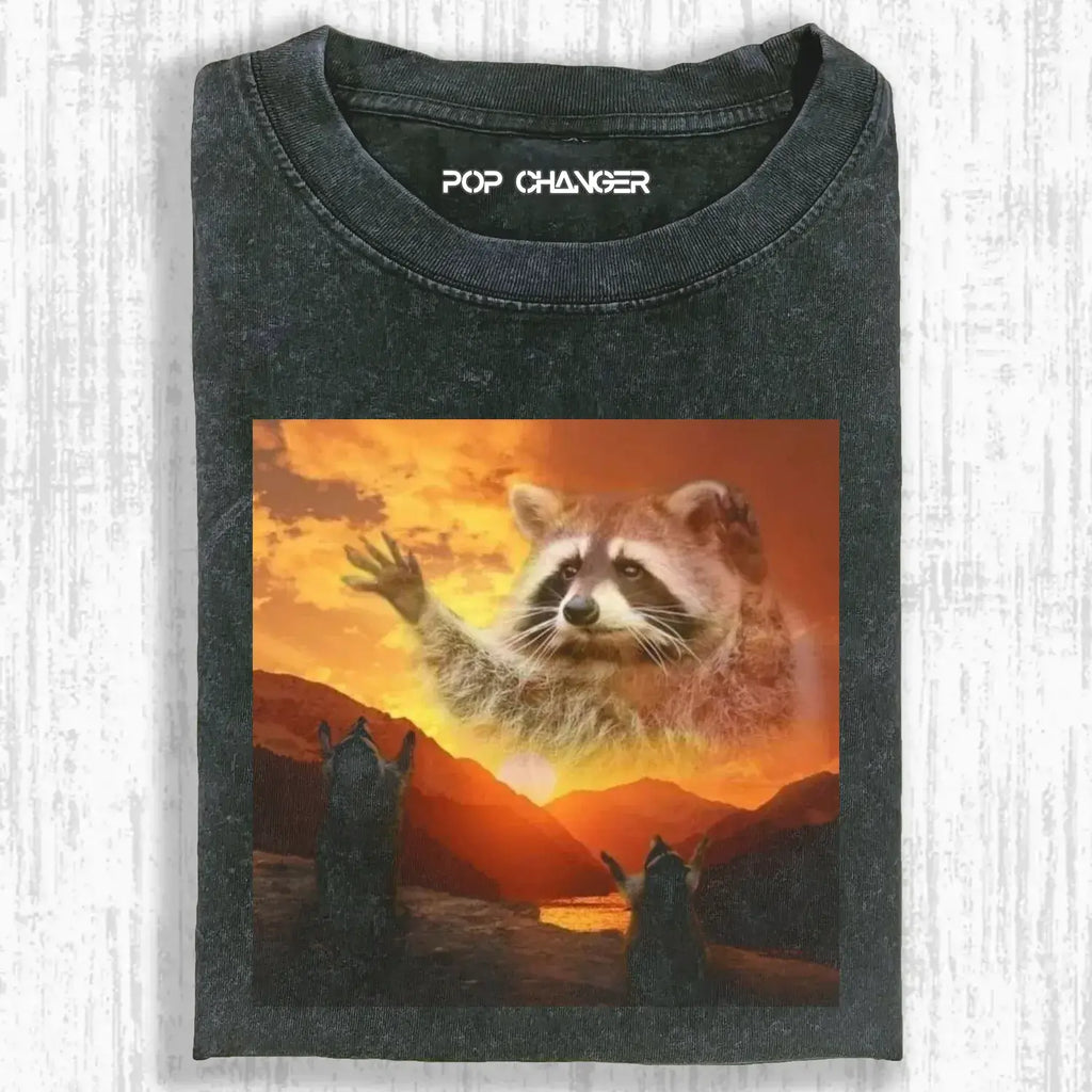 FUNNY RACCOON TEE