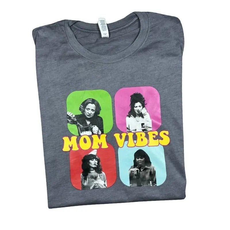 Mom vibes Graphic Unisex Fit T-shirt - Womenswear casual unisex T-shirt - funny graphic tees - women's clothing