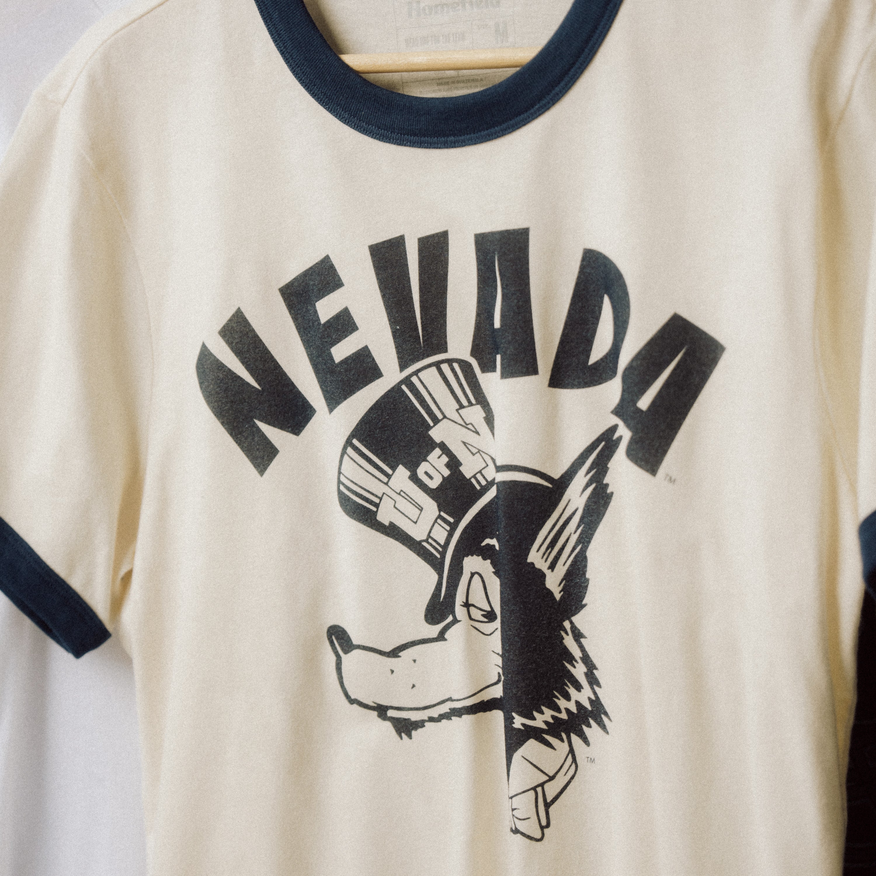 Nevada Vintage Top Hat Wolf Ringer Tee Style001