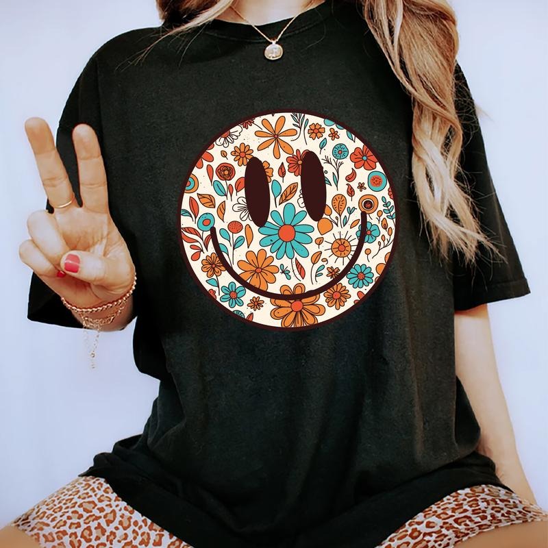 Retro Happy Flowers Smiling Face Shirt, Vintage Floral Happy Face T-shirt, Boho Groovy Flowers Graphic Printed Tee, Cute Soft Fabric Short Sleeve Tee For Girls, Comfort Shirts, Women's Tops, Womenswear, Cotton Fabric Relaxed Fit Chic Style