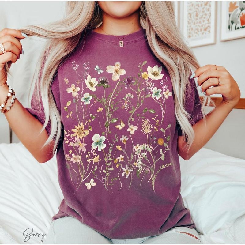 Vintage Pressed Flowers Tshirt Comfort Colors Boho Wildflowers Cottagecore Shirt Botanical Tee Pastel Floral Shirt Gardening Gift for Mom