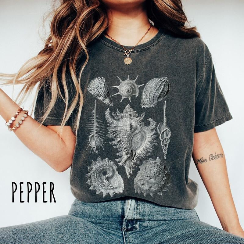 Vintage Seashell Shirt, Boho Summer Tee, Sealife T-Shirt, Ocean Shirt, Nature Shirt, Marine Biology Shirt, Beach Shirt, Summer T-Shirt