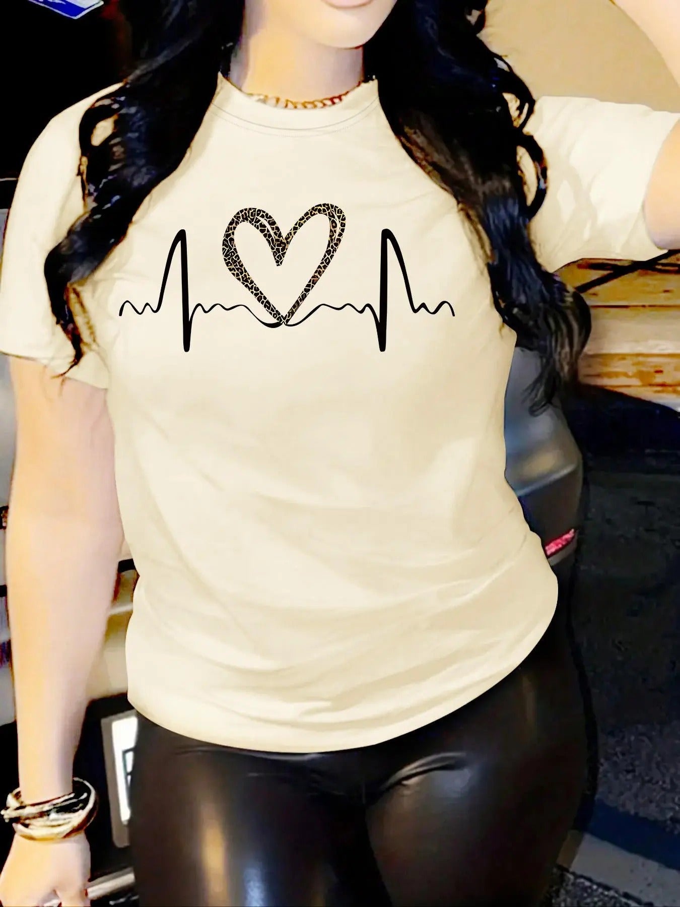 Women's Round Neck Graphic Tee, Fashion Casual Short Sleeve T-shirt for Daily Wear, Ladies Summer Clothes